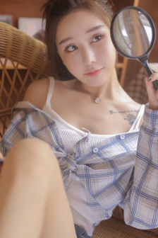 美女暴光